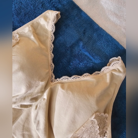 NWOT 2X Comfy Corset Bra Nude - Picture 5 of 7